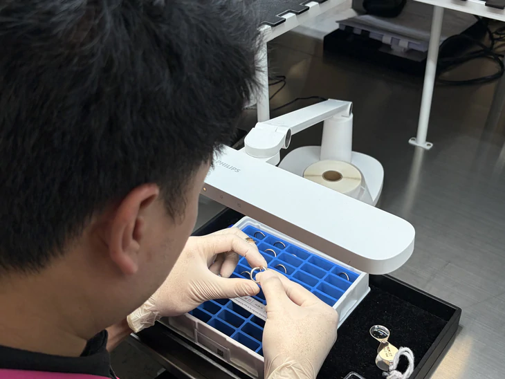 Quy trình chế tác trang sức tại nhà máy Pandora