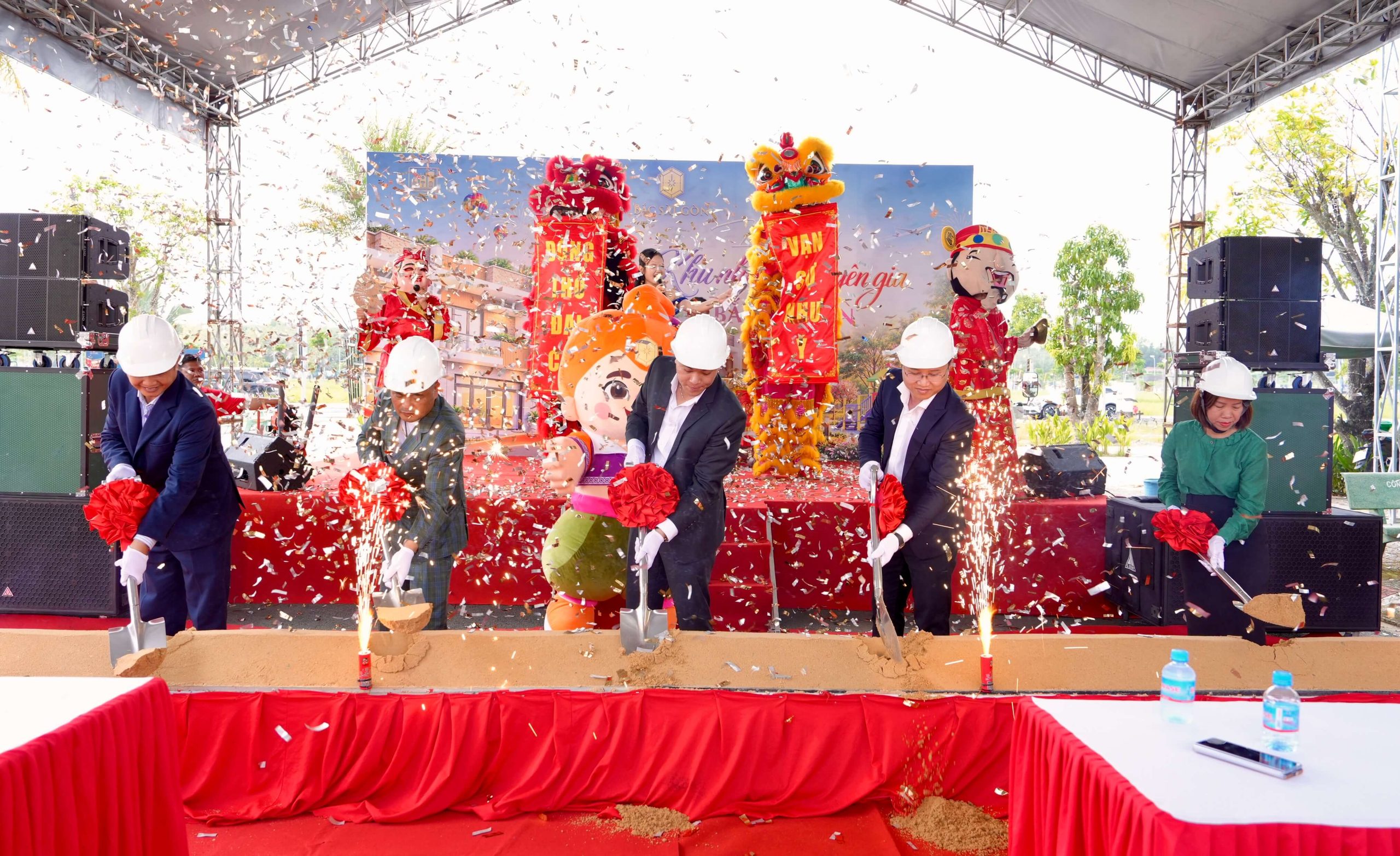 Lễ khởi công khu nhà ở chuyên gia Bắc Sài Gòn, nghi thức xúc cát